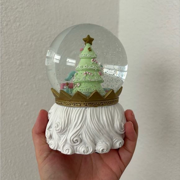 Nutcracker Snowglobe❄️ - Picture 4 of 4